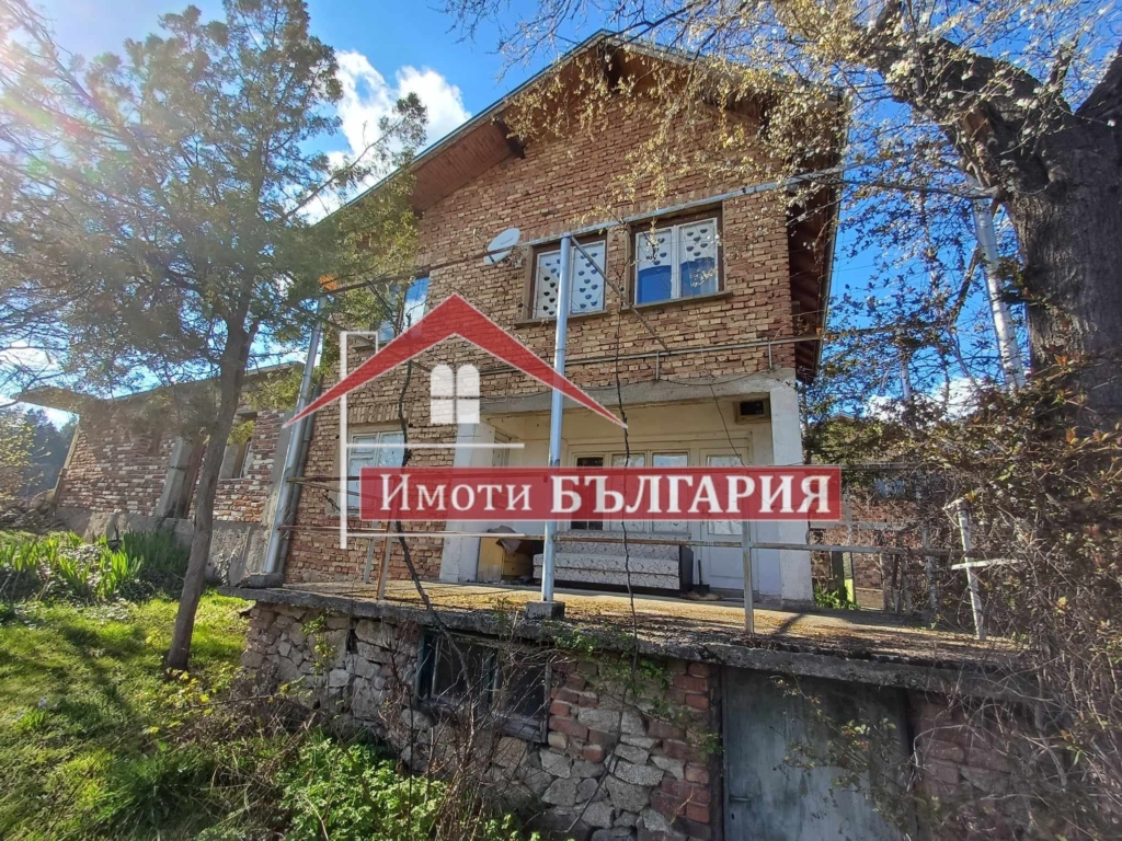 Продава се къща в гр.Клисура